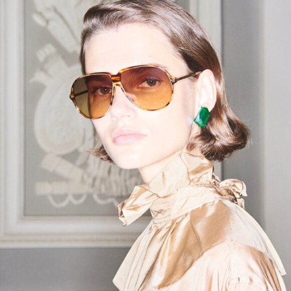 Victoria Beckham VB132S 701 Aviator Sunglasses – Gold/Smoke Gradient - Picture 3 of 10